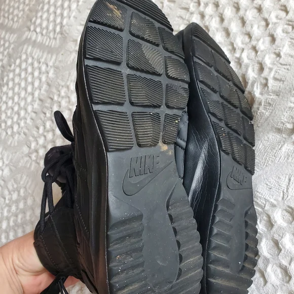 Nike Tanjun high rise waterproof sneakers ankle boots size 10 - Picture 6 of 6